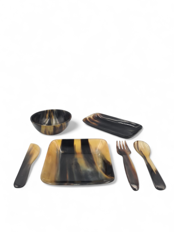 Set vesela si tacamuri , corn de bivol , buffalo horn , Nevi and Company